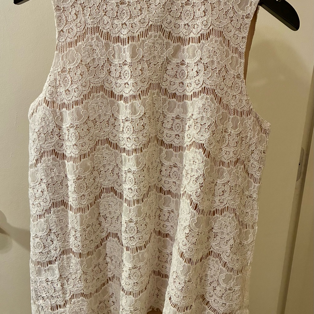 Rose & Olive Euc Sz M Cream Lace Sleeveless Lined Raw Hem Stretch Top Girly